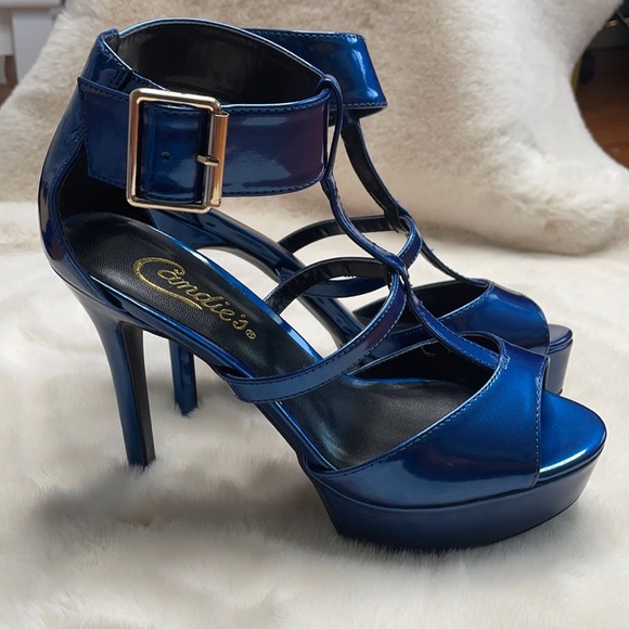 *** SOLD ***Platform Heels - Picture 4 of 4